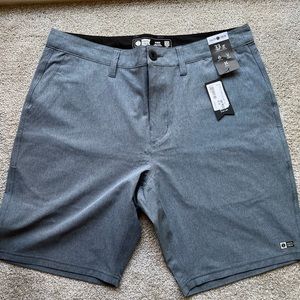 Salty Crew performance shorts 19”